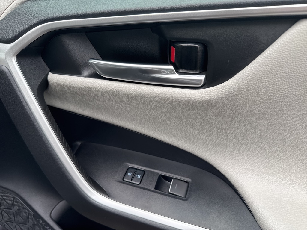 2023 Toyota RAV4 Hybrid Limited photo 27
