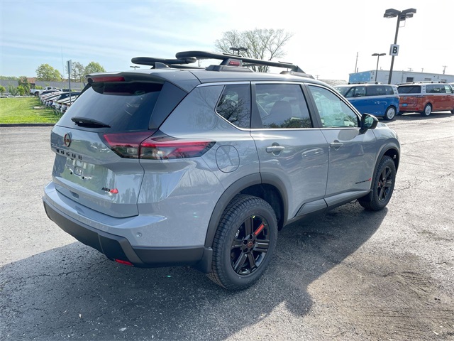 2025 Nissan Rogue SV photo 13