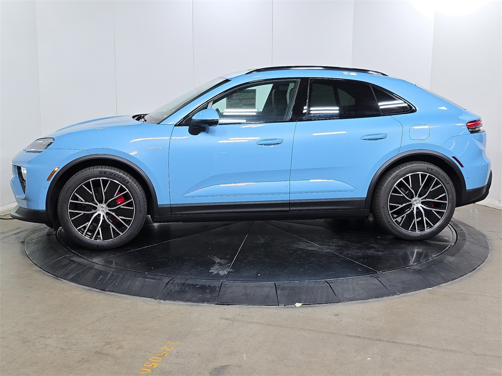 2025 Porsche Macan Electric photo 10
