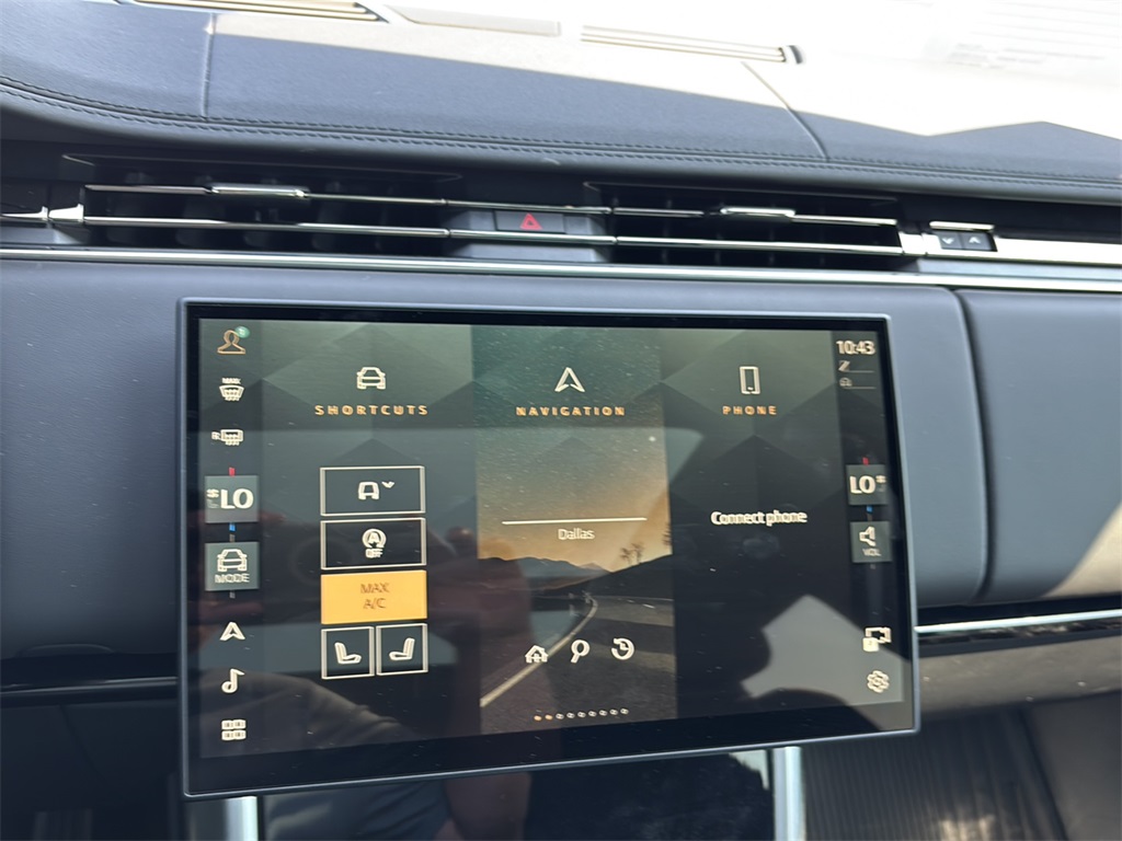 2025 Land Rover Range Rover SE photo 16