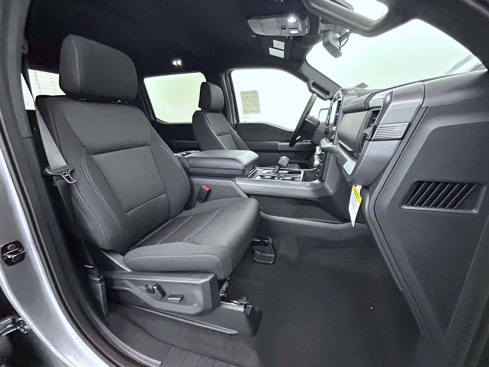 2025 Ford F-150 XLT photo 15
