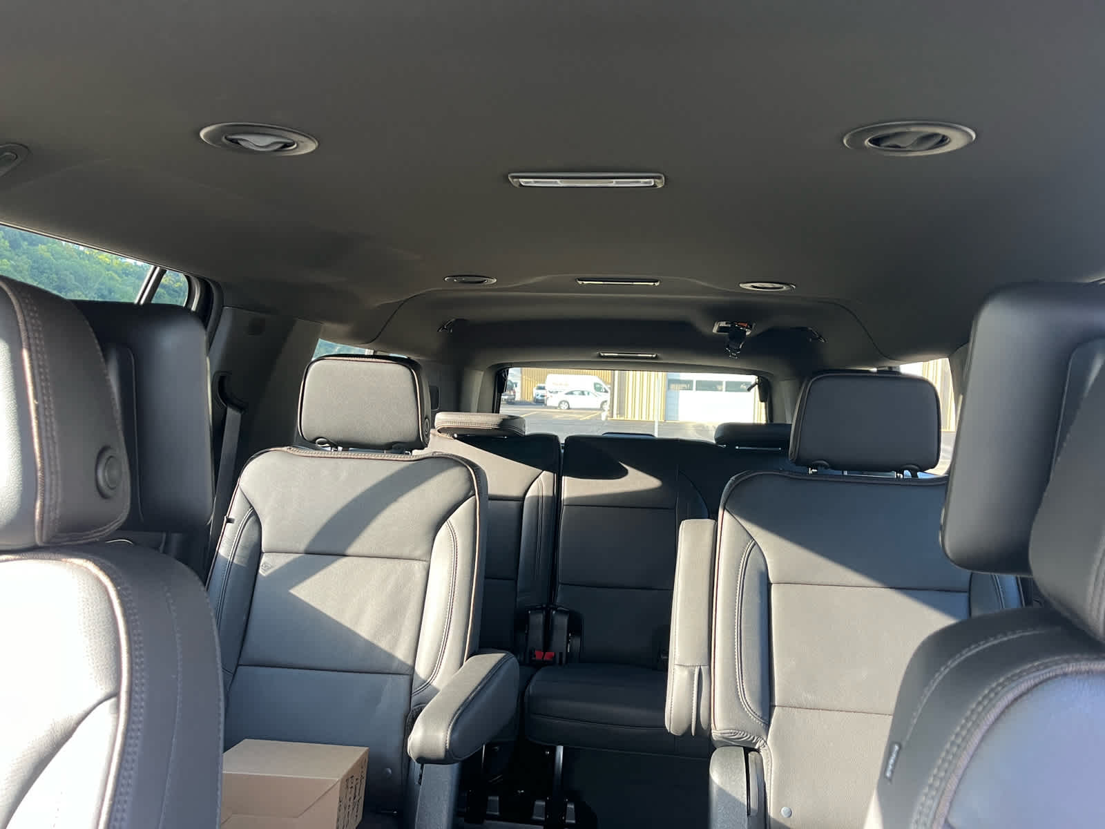 2023 Chevrolet Suburban High Country photo 24