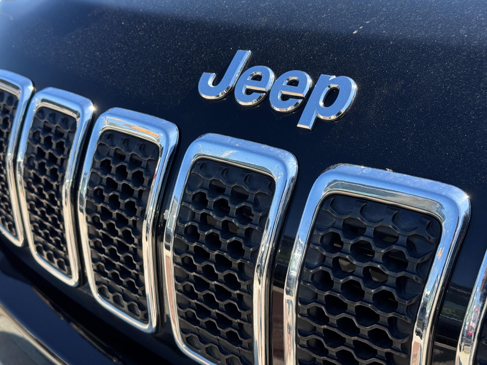 2020 Jeep Cherokee Latitude photo 11