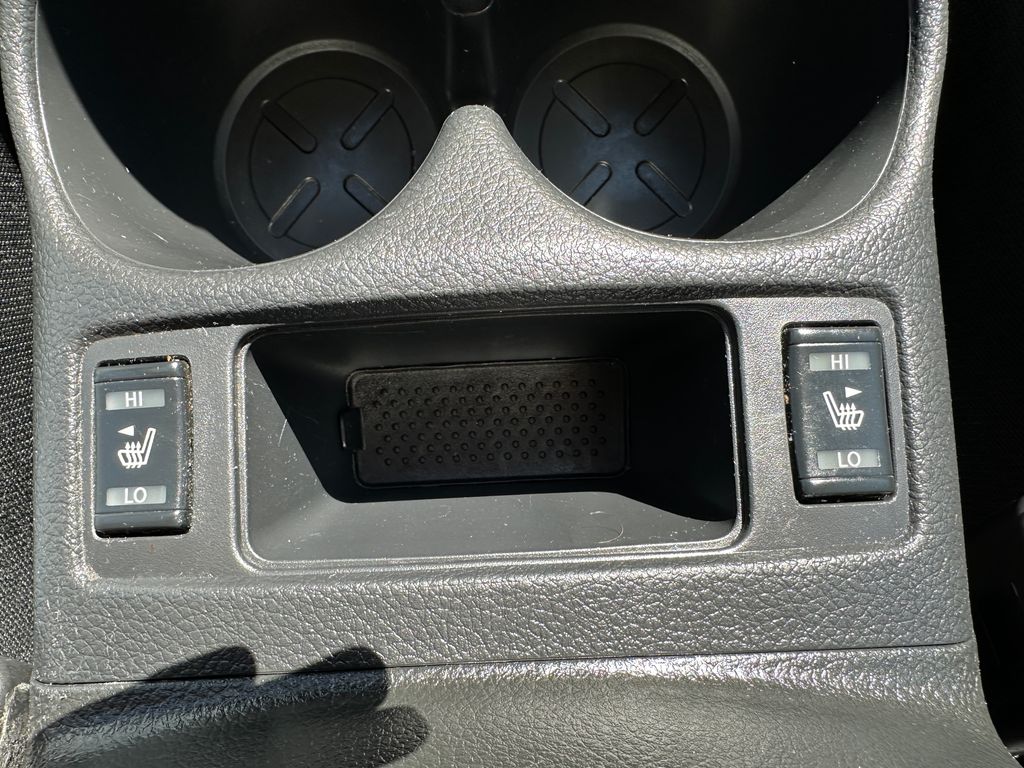 2019 Nissan Rogue SV photo 19