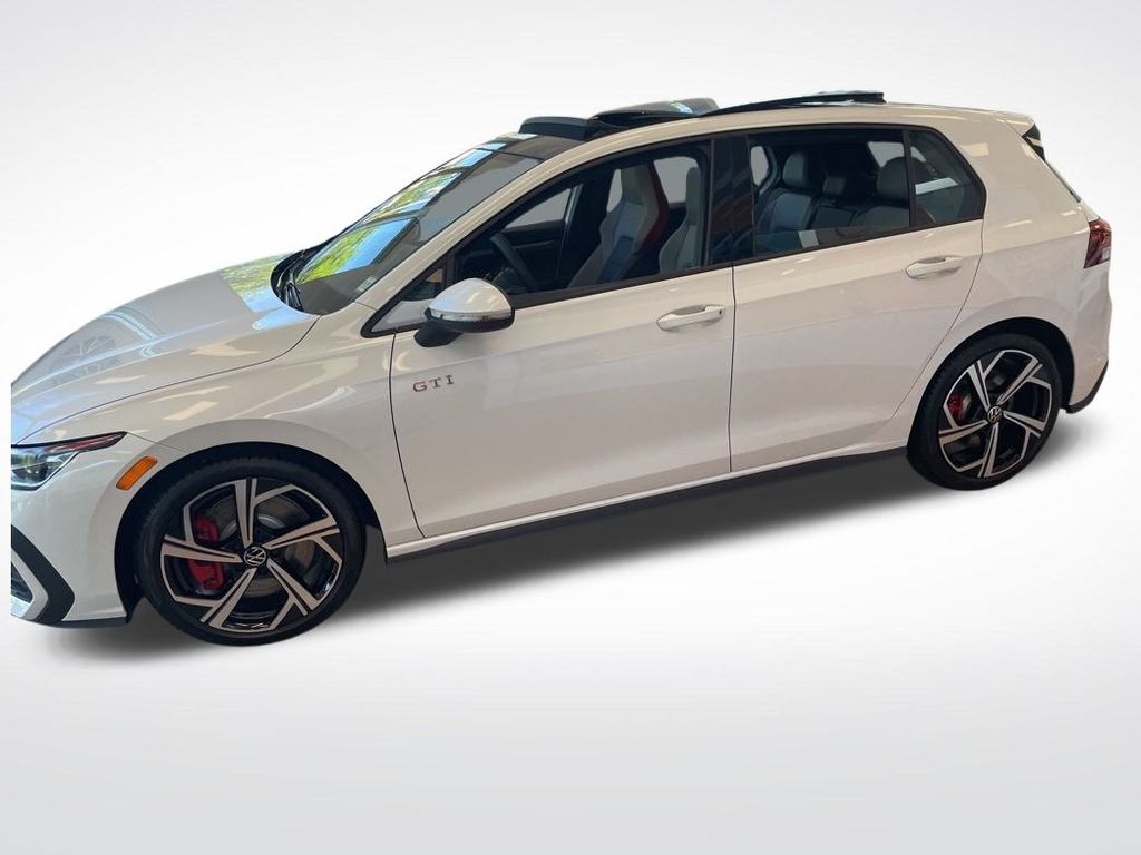 2025 Volkswagen Golf GTI SE photo 4