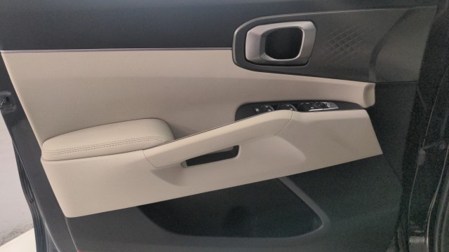 Used 2023 Aurora Black Kia EX image 25