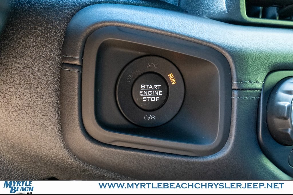 2025 Jeep Wrangler Sahara photo 28