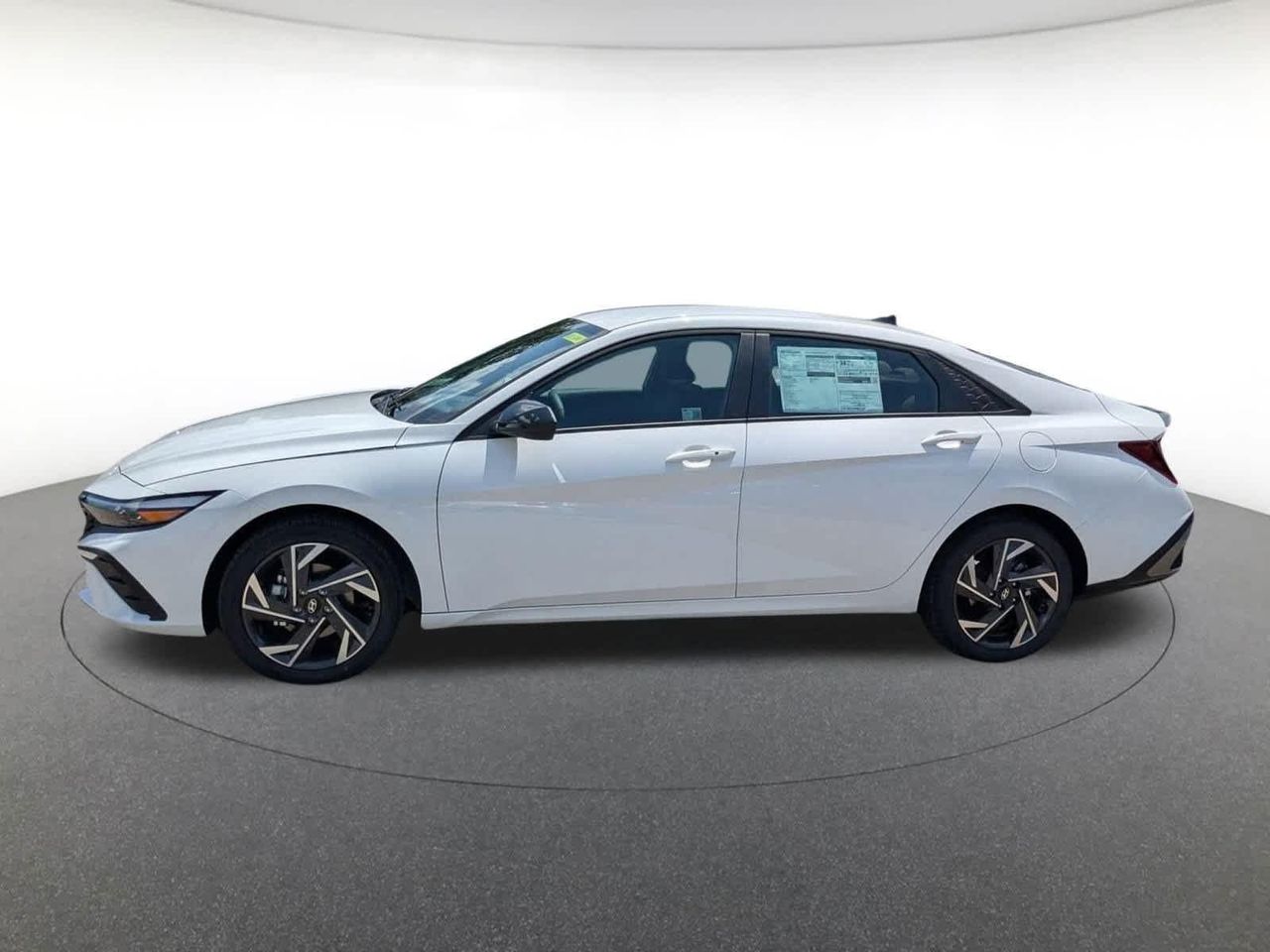 2025 Hyundai Elantra SEL Sport photo 4