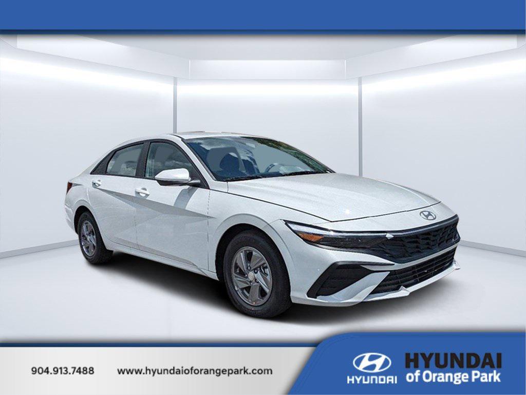 2025 Hyundai Elantra SE's photo