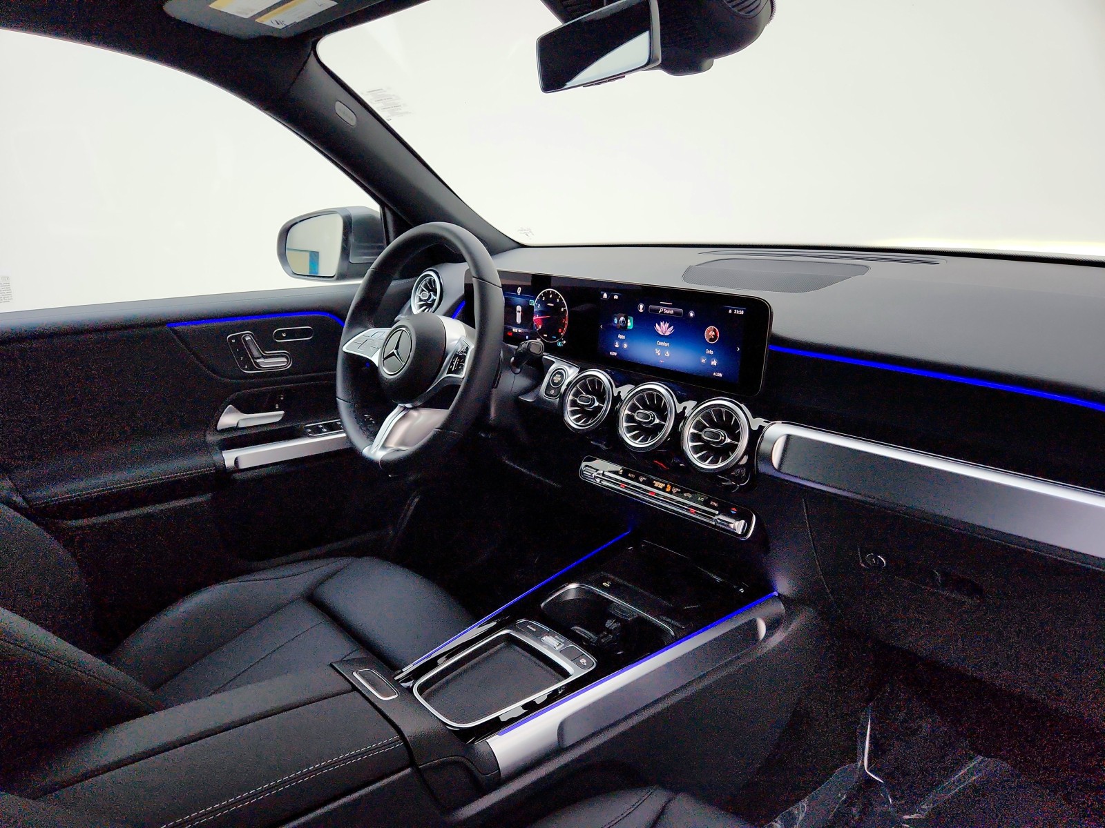 2025 Mercedes Benz GLB 250 photo 35