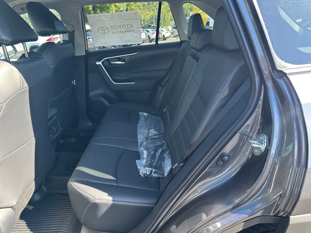 2025 Toyota RAV4 XLE Premium photo 14