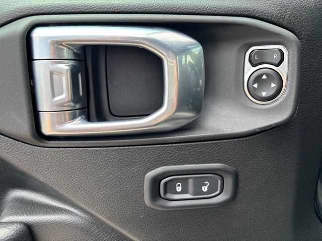 2025 Jeep Gladiator Sport photo 10