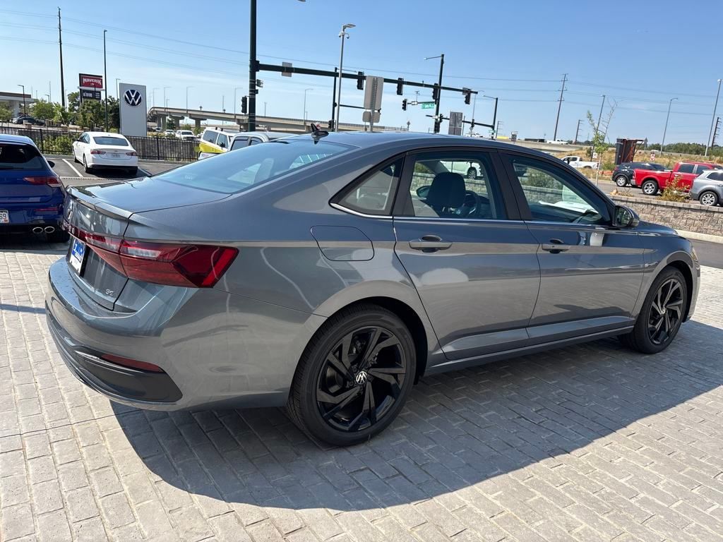 2025 Volkswagen Jetta 1.5T SE photo 5