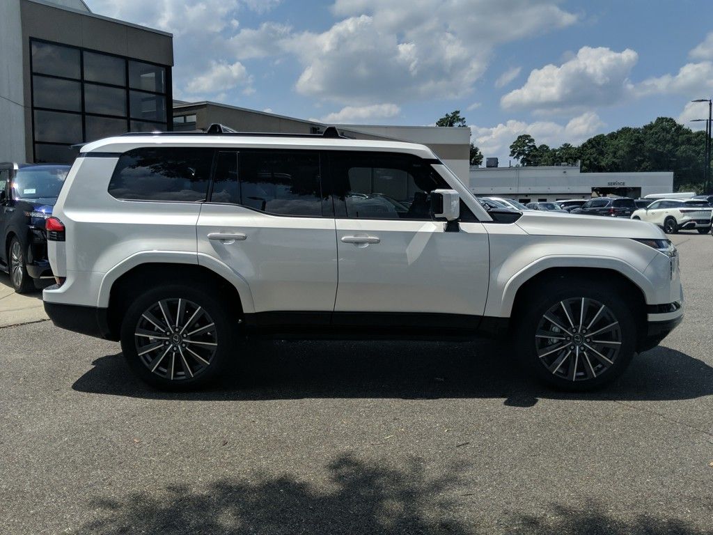 2024 Lexus GX 550 Luxury photo 10