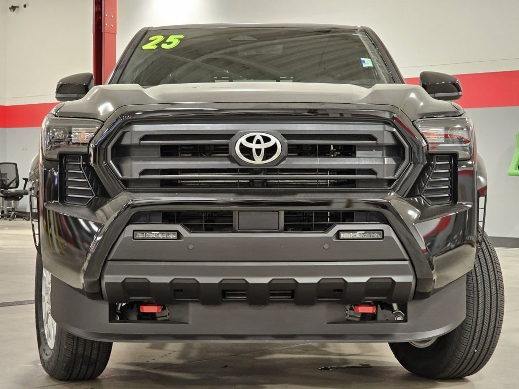 2025 Toyota Tacoma SR5 photo 6