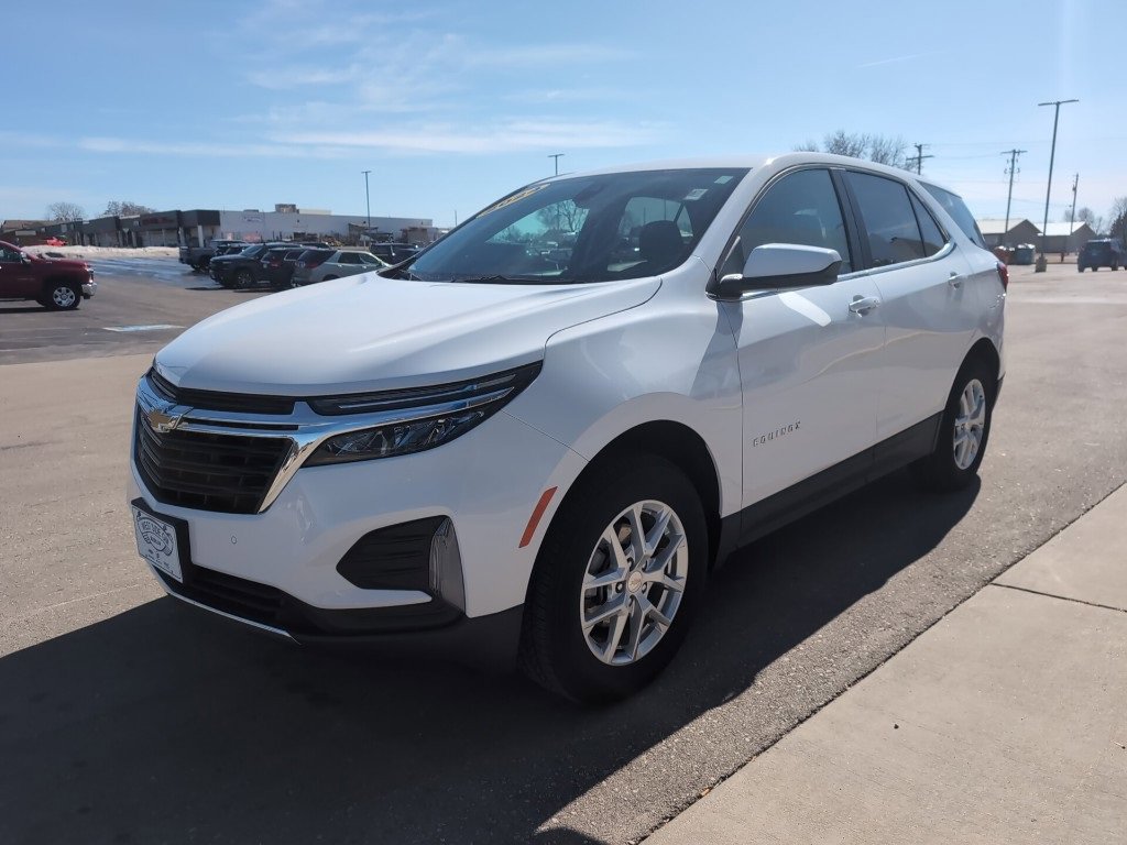 2024 Chevrolet Equinox LT photo 4