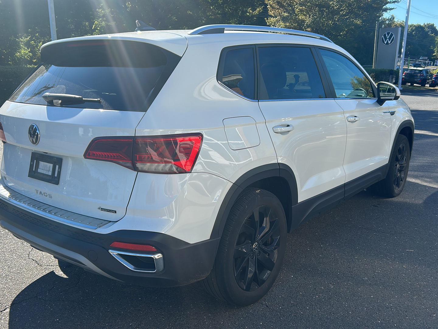 2023 Volkswagen Taos SE photo 5