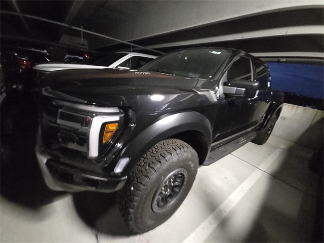 2025 Ford F-150 Raptor photo 3