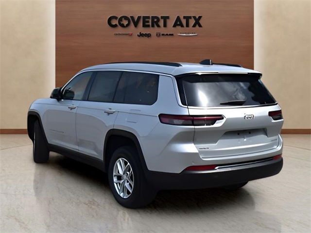 2025 Jeep Grand Cherokee Laredo X photo 3