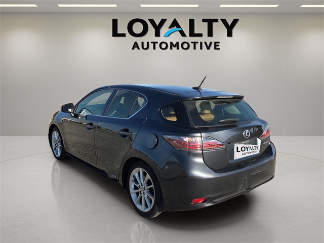 2011 Lexus CT 200h photo 3