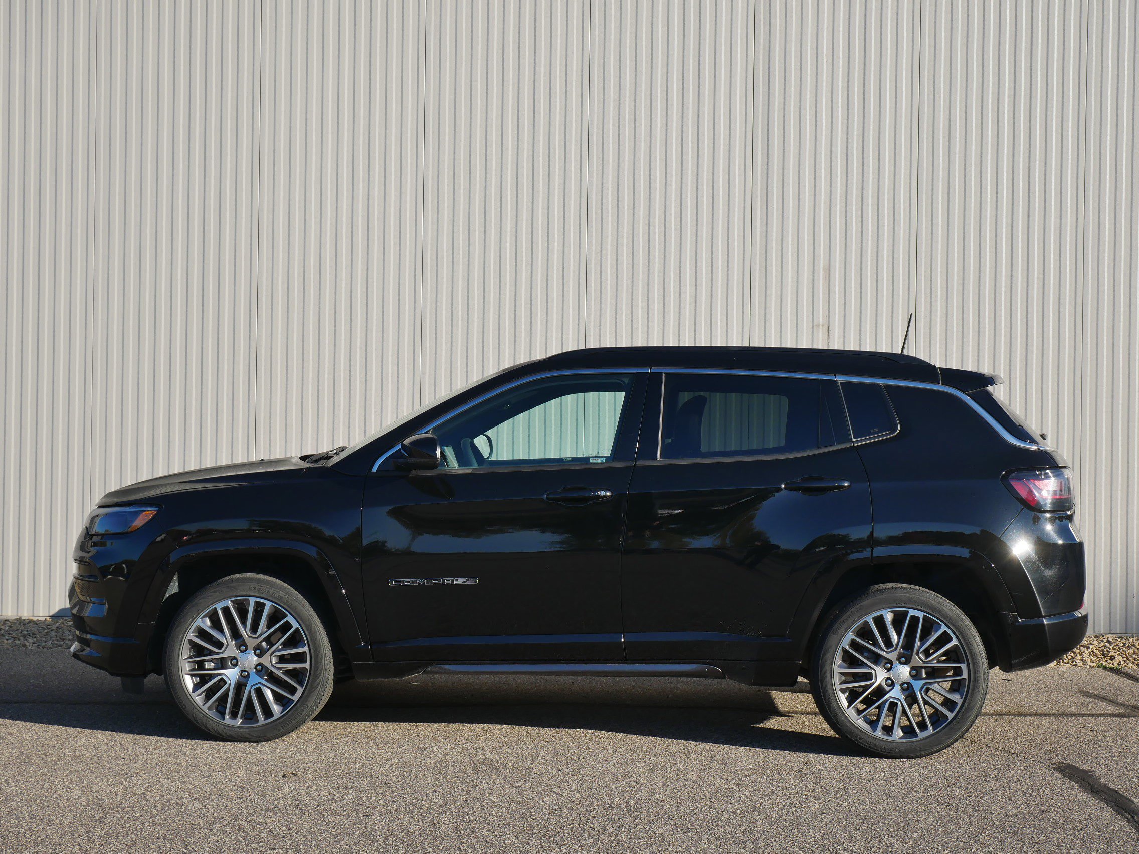 2023 Jeep Compass Limited photo 2