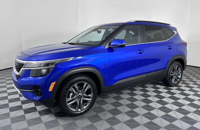 2023 Kia Seltos S photo 2