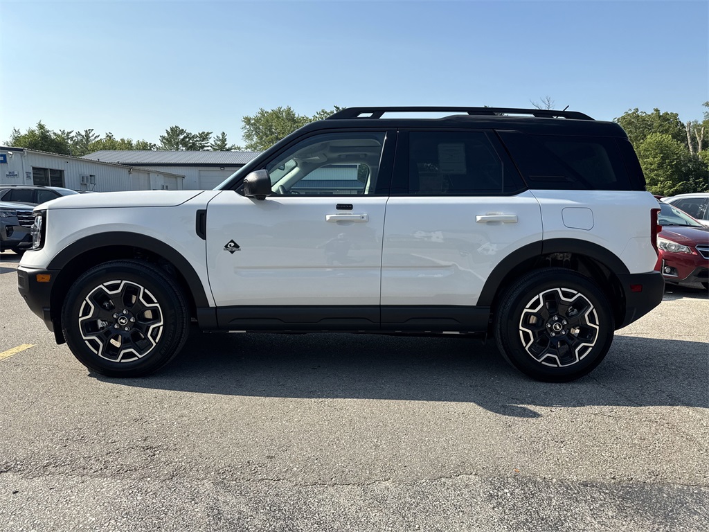 2025 Ford Bronco Sport Outer Banks photo 3