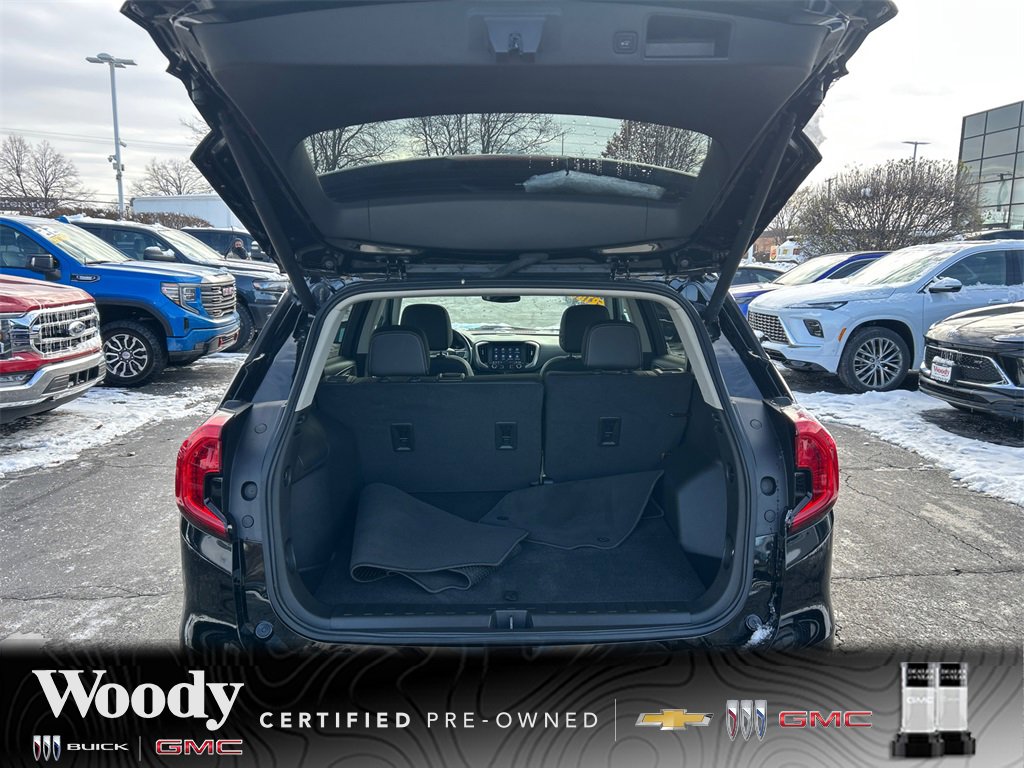 2023 GMC TERRAIN - Image 25