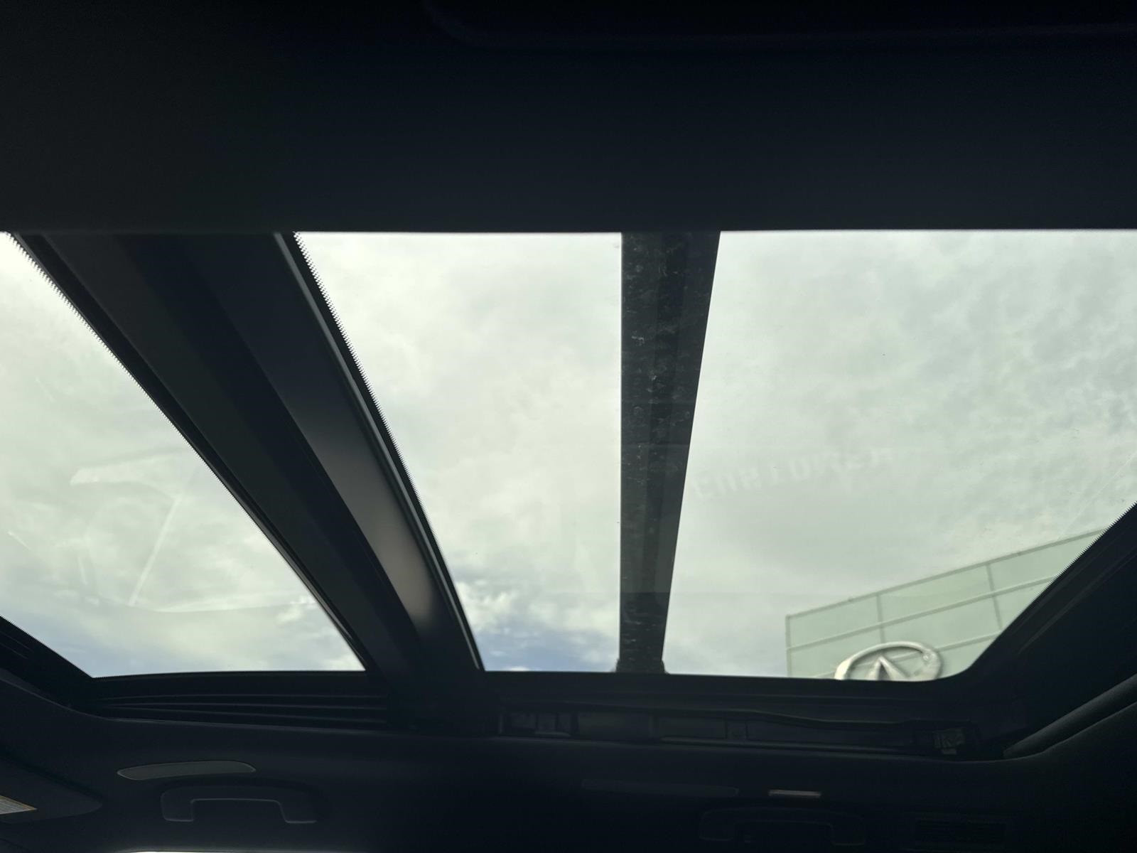 2026 Infiniti QX80 Sensory photo 9