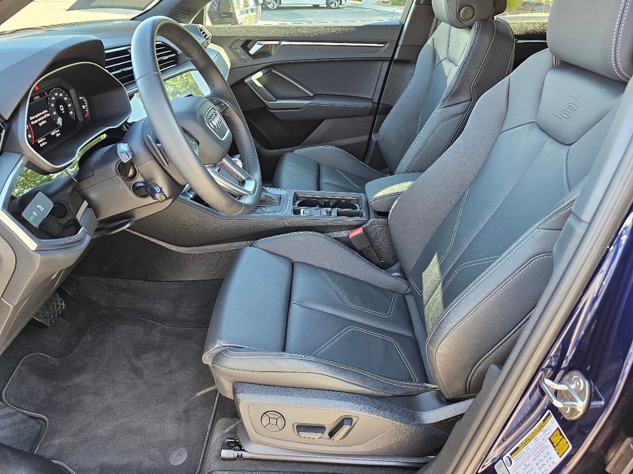 2025 Audi Q3 Premium S line photo 2