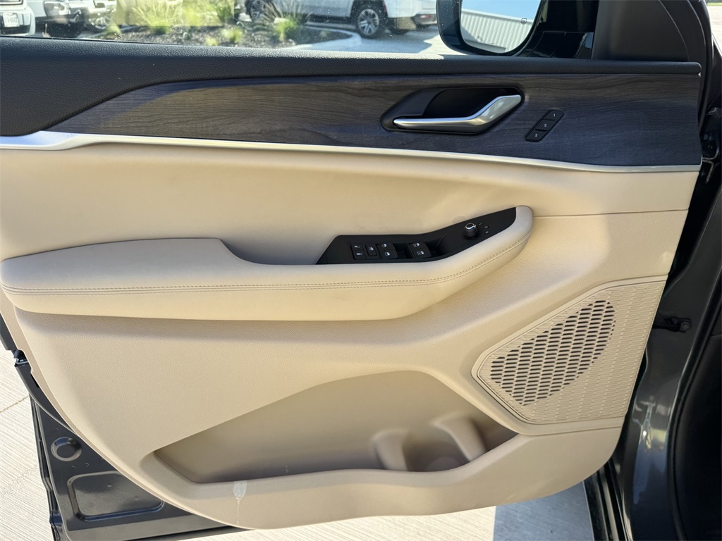 2025 Jeep Grand Cherokee Limited photo 13