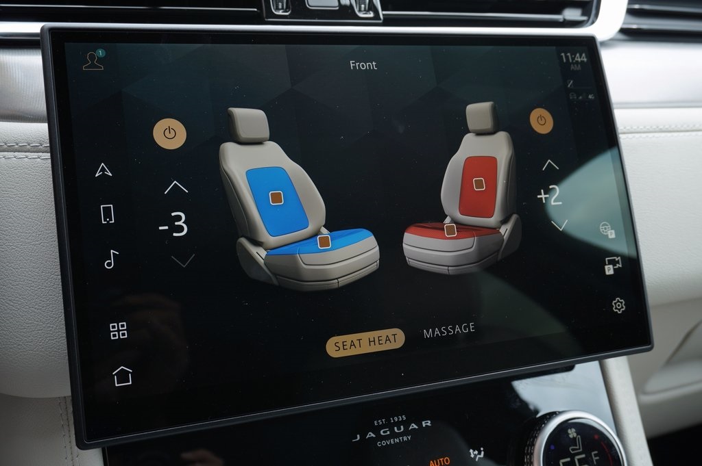 2025 JAGUAR F-PACE - Image 25