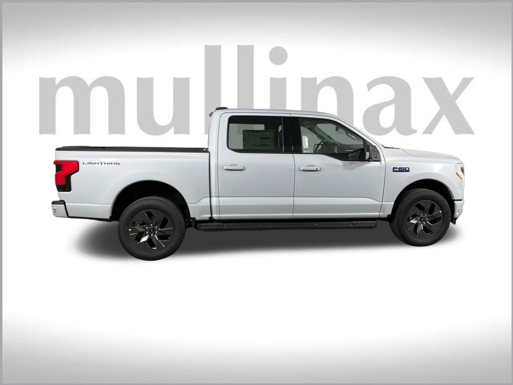 2025 Ford F-150 Lightning photo 2