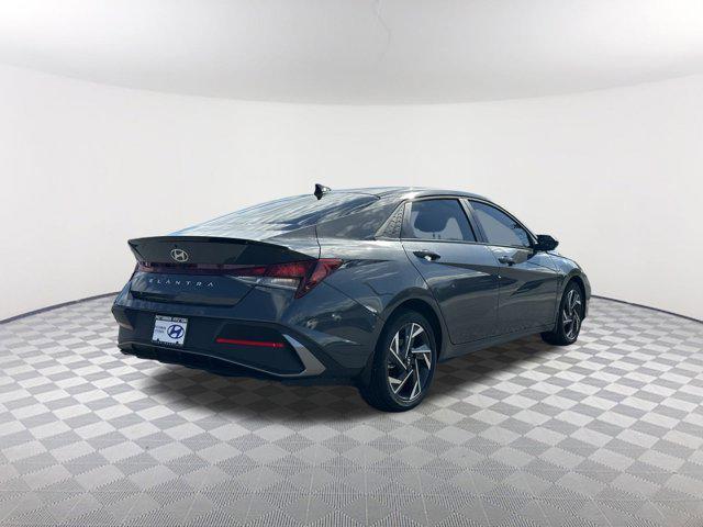 2025 Hyundai Elantra SEL Sport photo 4