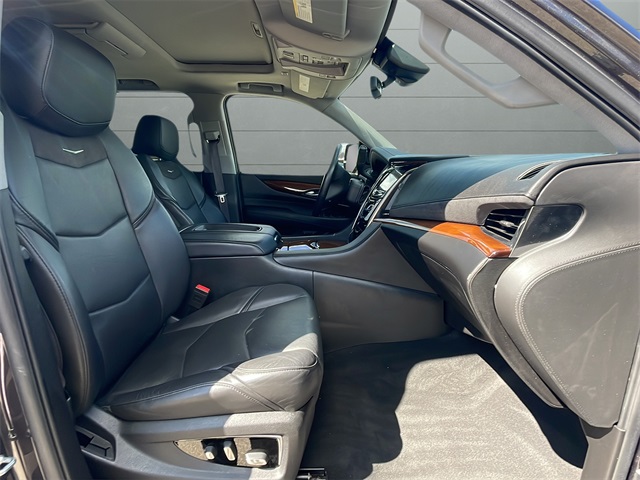 2017 Cadillac Escalade Luxury photo 13
