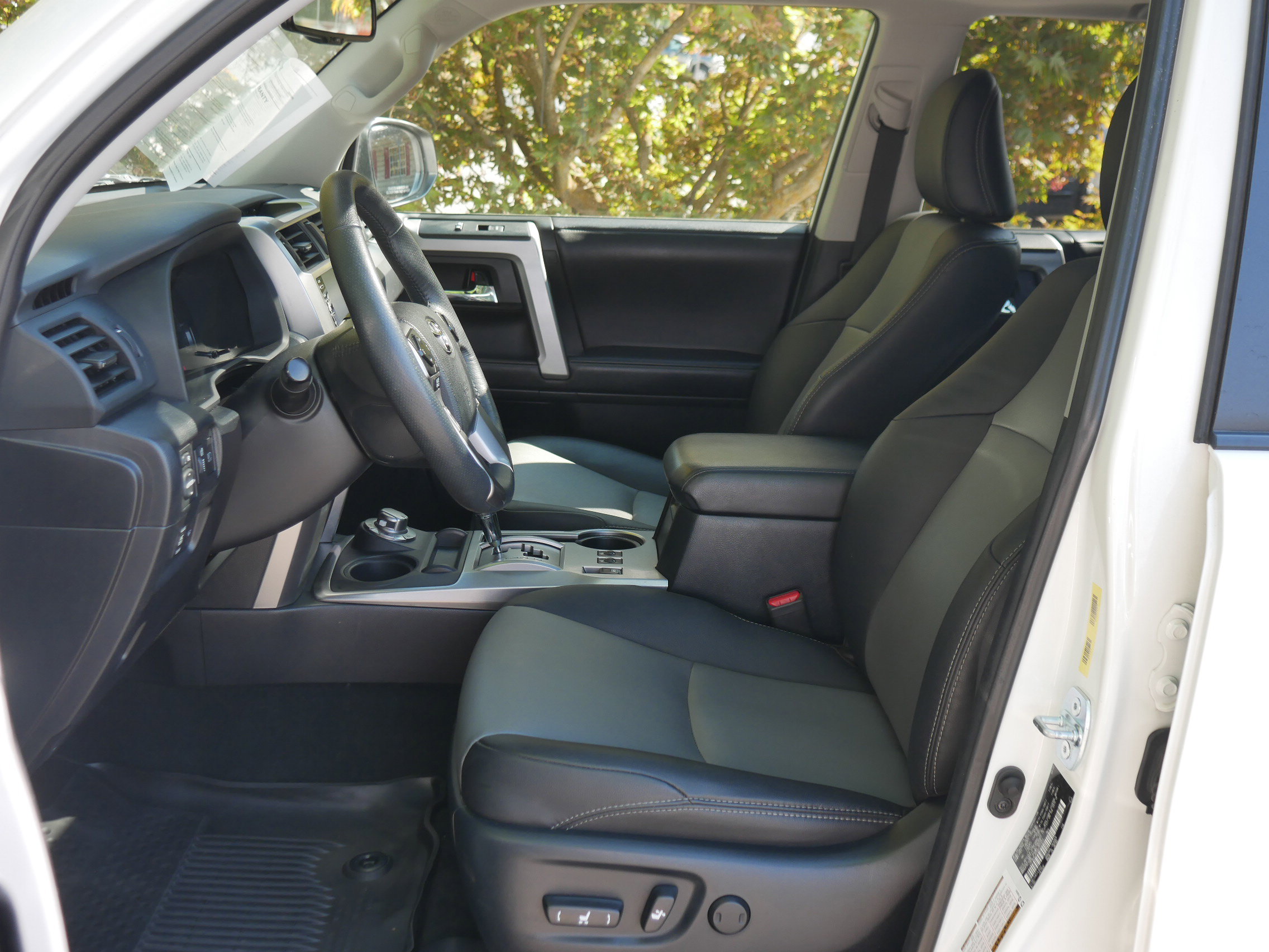 2022 Toyota 4Runner SR5 Premium photo 2