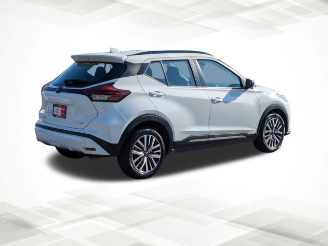 2024 Nissan Kicks SR photo 3