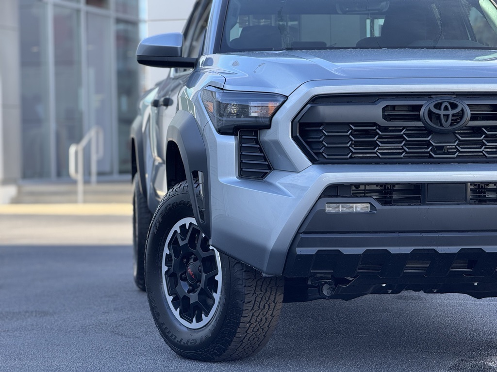 2025 Toyota Tacoma TRD Off-Road 4x4 Double Cab photo 2