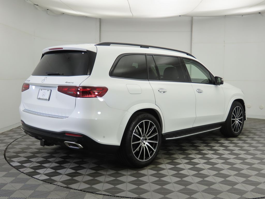 2026 Mercedes Benz GLS 580 4MATIC photo 3