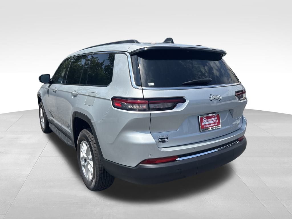 2025 Jeep Grand Cherokee Laredo X photo 3