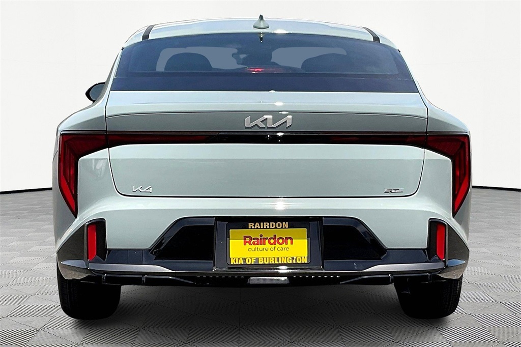 2025 Kia K4 GT-Line photo 4