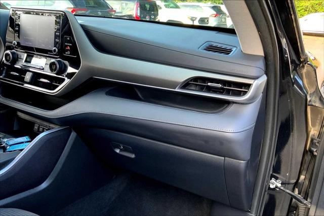 2021 Toyota Highlander L photo 15