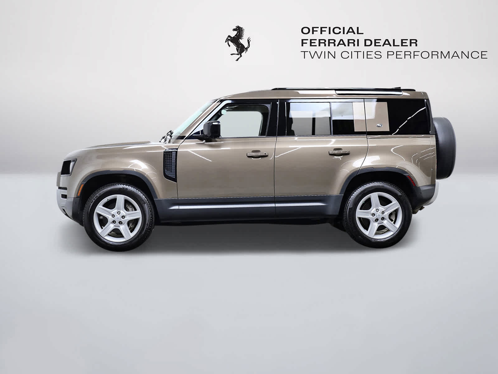 Used 2021 Land Rover Defender SE with VIN SALEPERU5M2036371 for sale in Minneapolis, Minnesota