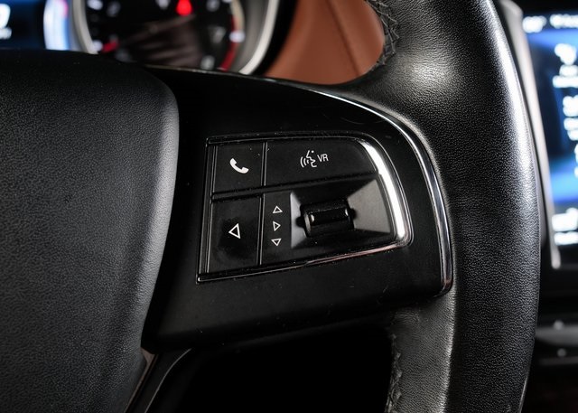 2017 Maserati Levante Base photo 14