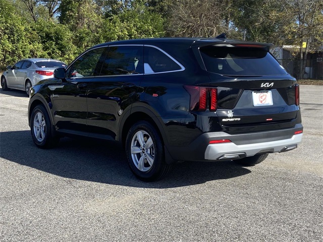 2026 Kia Sorento LX photo 3