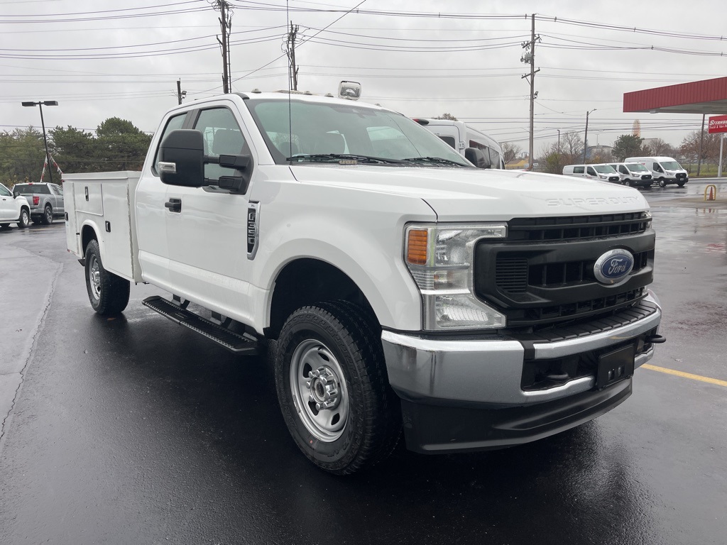2020 Ford F-350 Super Duty Chassis Cab XL's photo