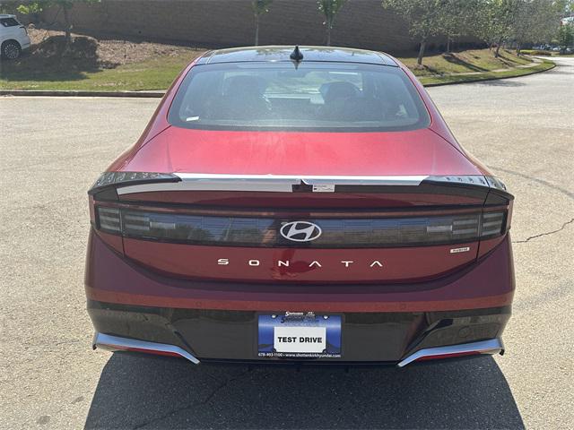 2025 Hyundai Sonata Hybrid Limited photo 4