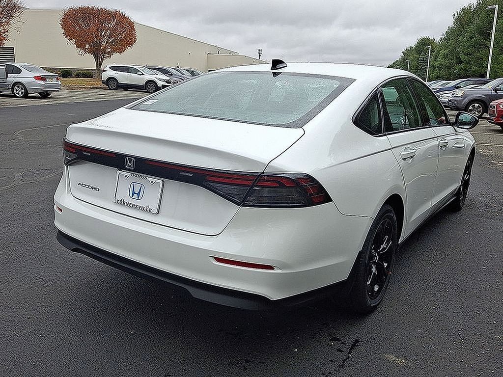 2025 Honda Accord SE photo 4