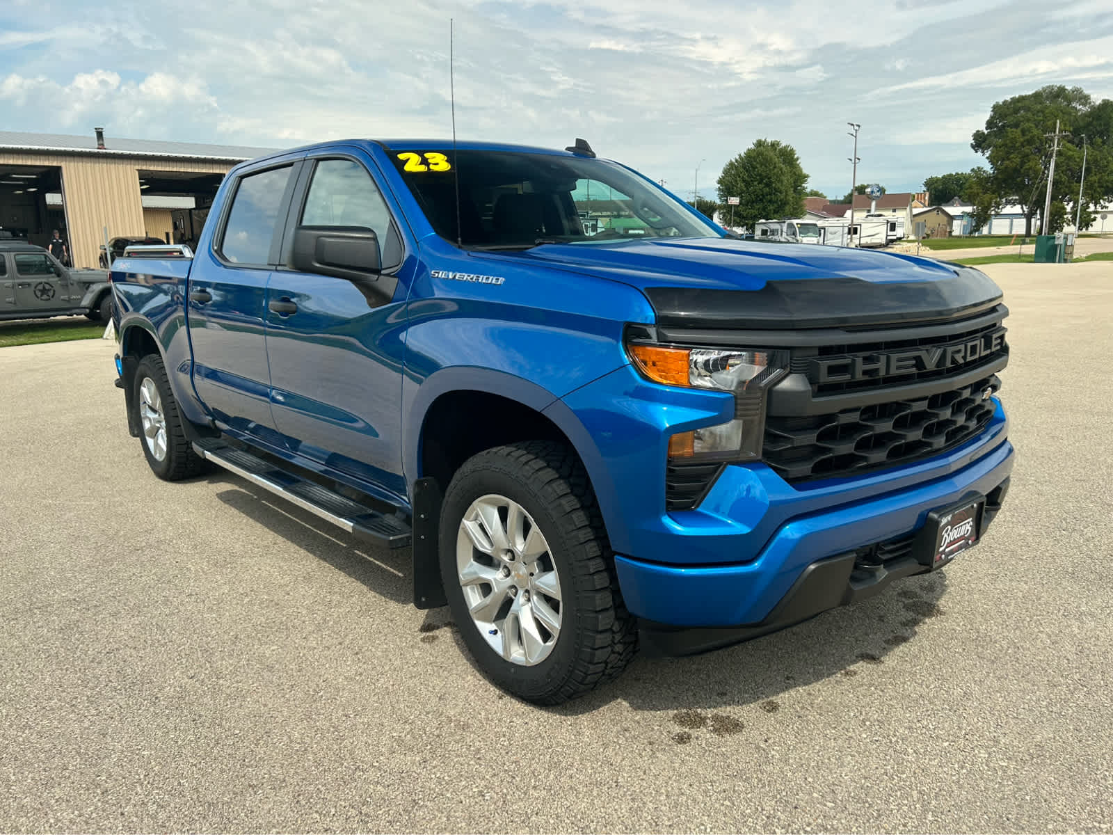 2023 Chevrolet Silverado 1500 Custom photo 3