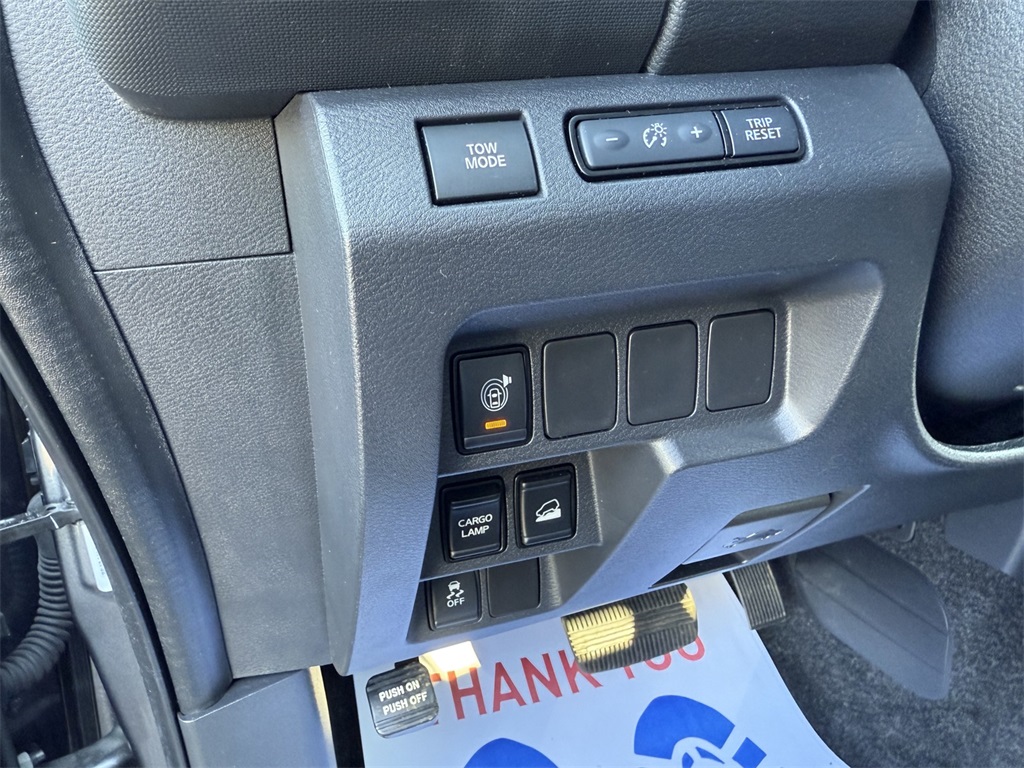2022 Nissan Frontier SV Crew Cab photo 16